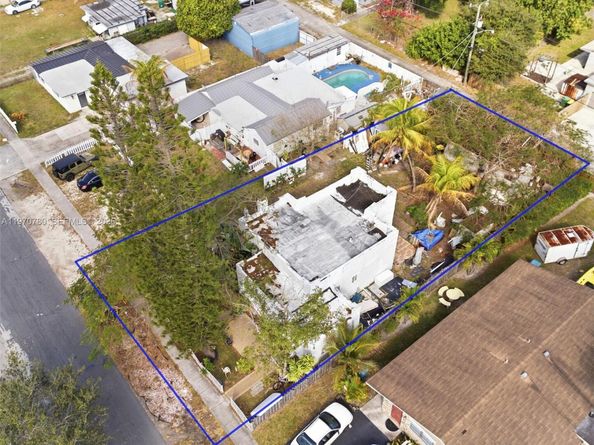 224 SW 14th St, Dania Beach FL 33004