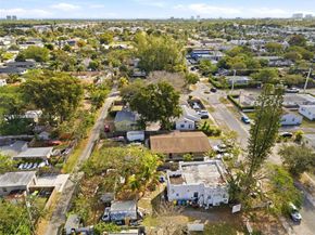 224 SW 14th St, Dania Beach FL 33004
