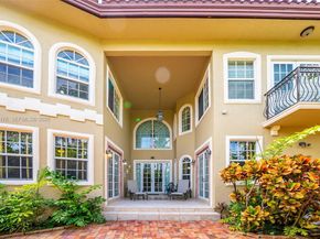 4501 N Bay Rd, Miami Beach FL 33140