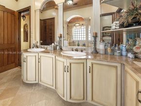 4501 N Bay Rd, Miami Beach FL 33140