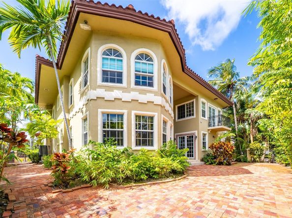 4501 N Bay Rd, Miami Beach FL 33140