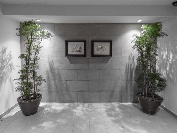 900 Brickell Key Blvd 2204, Miami FL 33131