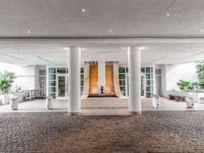 900 Brickell Key Blvd 2204, Miami FL 33131