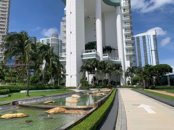 900 Brickell Key Blvd 2204, Miami FL 33131