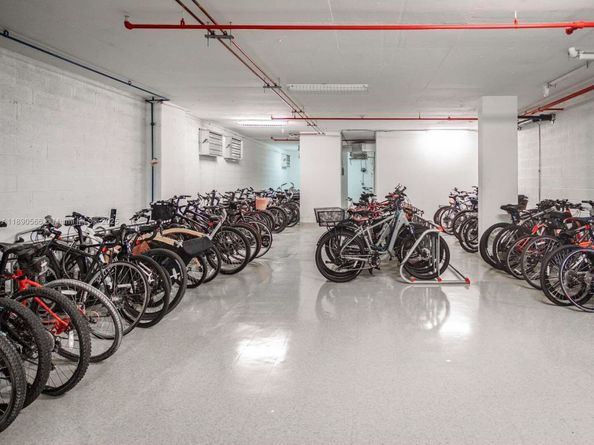 900 Brickell Key Blvd 2204, Miami FL 33131