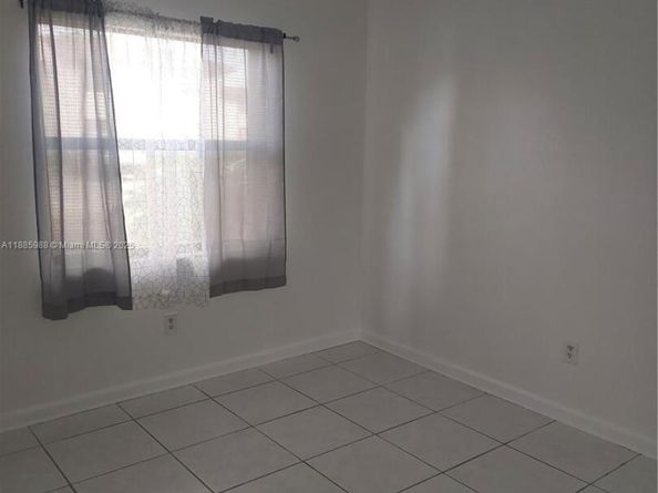 860 NE 209th Ter 10133, Miami FL 33179
