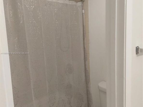 860 NE 209th Ter 10133, Miami FL 33179