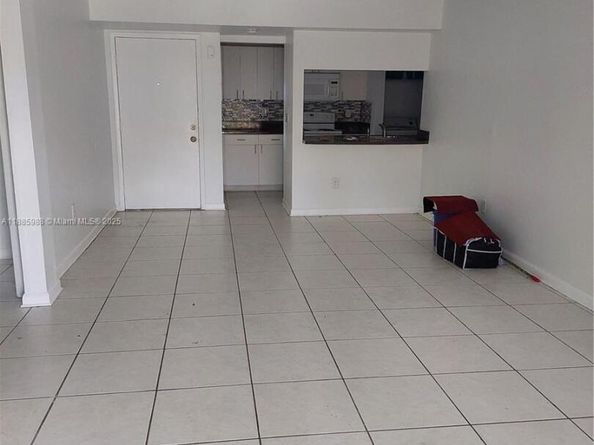 860 NE 209th Ter 10133, Miami FL 33179