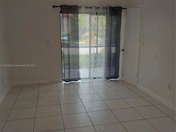 860 NE 209th Ter 10133, Miami FL 33179