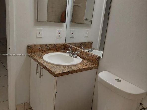 860 NE 209th Ter 10133, Miami FL 33179