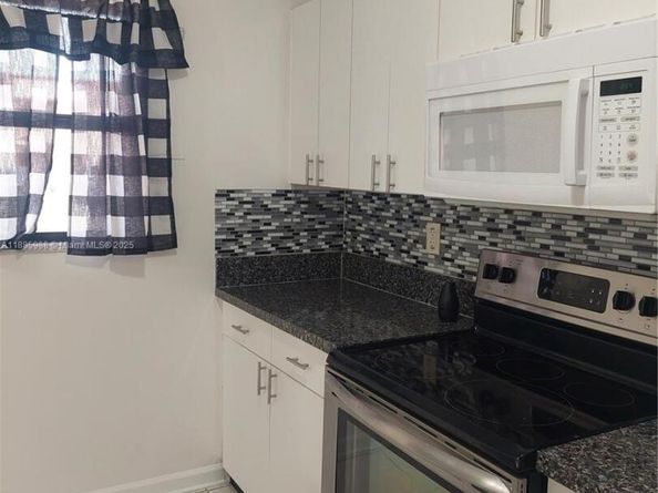 860 NE 209th Ter 10133, Miami FL 33179