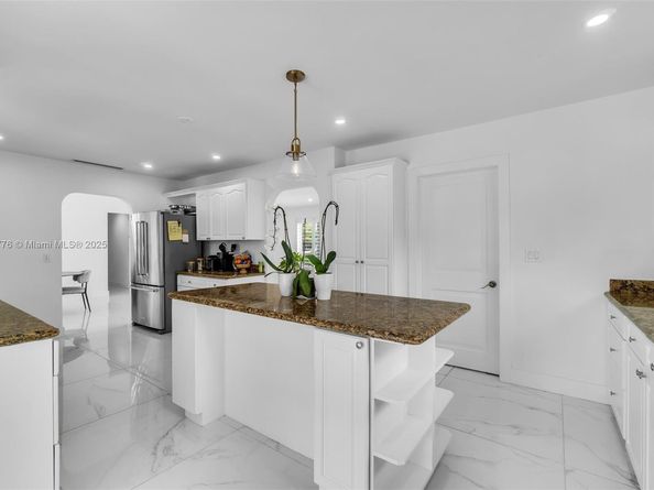 10223 SW 17th St, Miami FL 33165