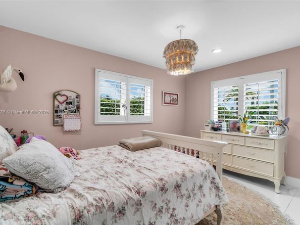 10223 SW 17th St, Miami FL 33165