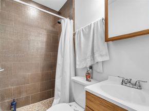 10223 SW 17th St, Miami FL 33165