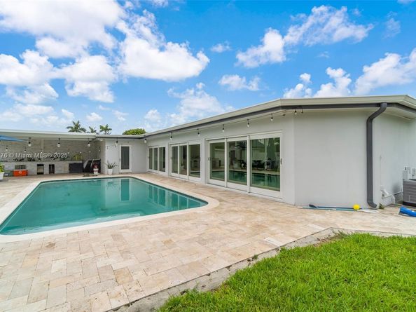 10223 SW 17th St, Miami FL 33165