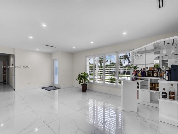 10223 SW 17th St, Miami FL 33165