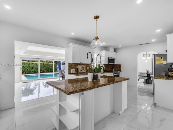 10223 SW 17th St, Miami FL 33165