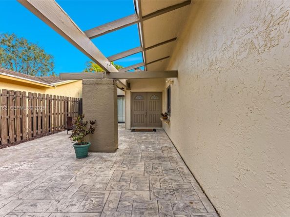 11525 SW 135th Ct, Miami FL 33186