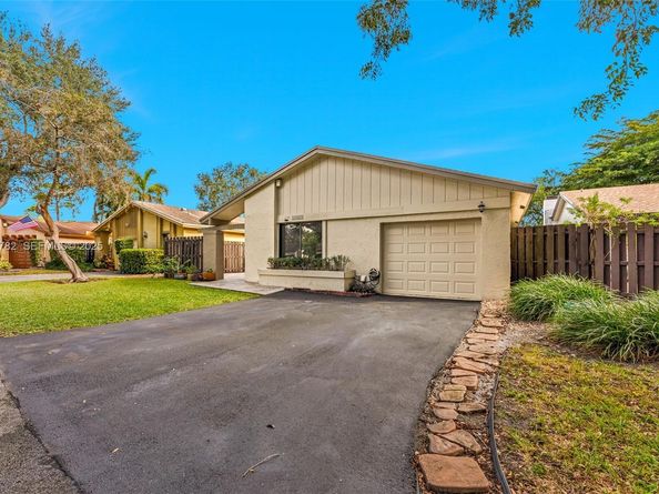 11525 SW 135th Ct, Miami FL 33186