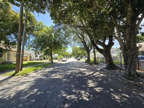 765 NW 45th St, Miami FL 33127