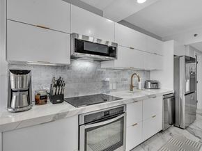 20191 E Country Club Dr 511, Aventura FL 33180