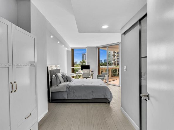 20191 E Country Club Dr 511, Aventura FL 33180
