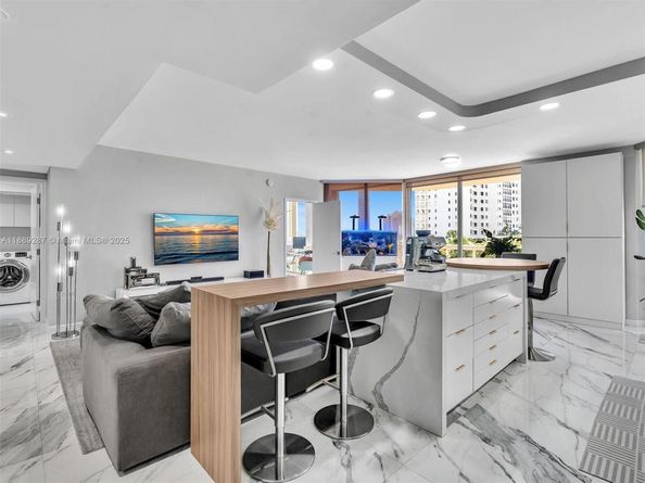 20191 E Country Club Dr 511, Aventura FL 33180