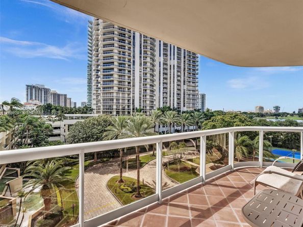20191 E Country Club Dr 511, Aventura FL 33180