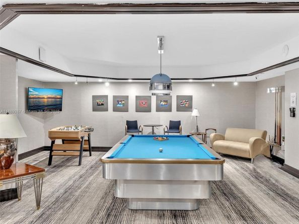 20191 E Country Club Dr 511, Aventura FL 33180