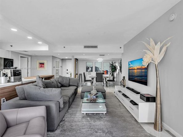 20191 E Country Club Dr 511, Aventura FL 33180