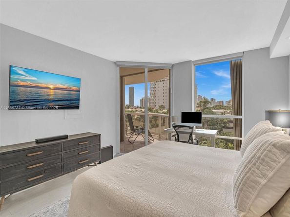 20191 E Country Club Dr 511, Aventura FL 33180