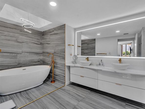20191 E Country Club Dr 511, Aventura FL 33180