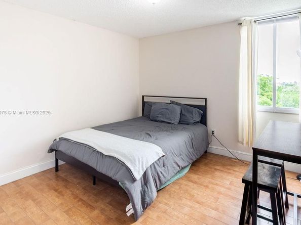 9110 Fontainebleau Blvd 502, Miami FL 33172