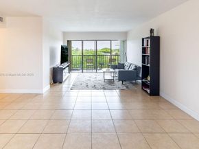 9110 Fontainebleau Blvd 502, Miami FL 33172