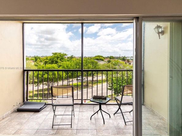 9110 Fontainebleau Blvd 502, Miami FL 33172