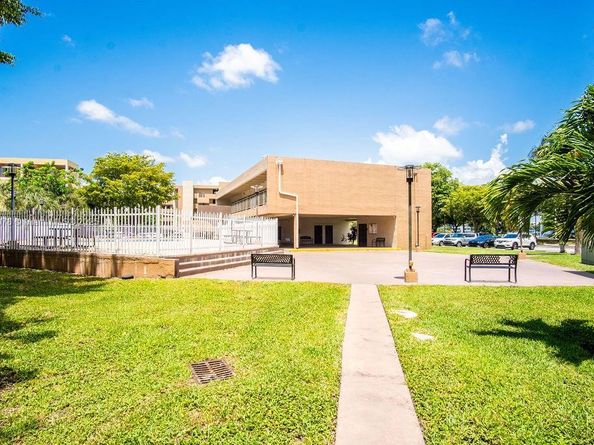 9110 Fontainebleau Blvd 502, Miami FL 33172