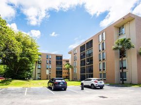 9110 Fontainebleau Blvd 502, Miami FL 33172