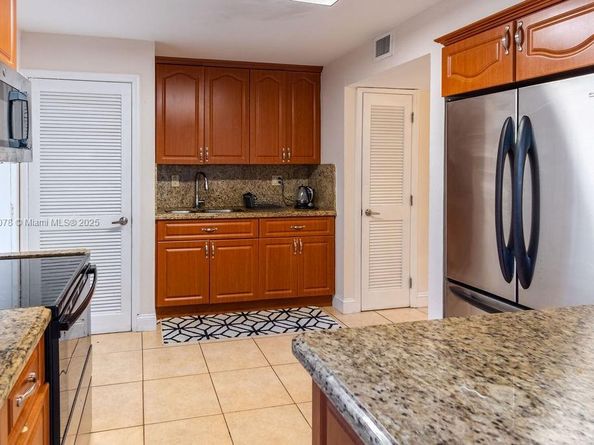 9110 Fontainebleau Blvd 502, Miami FL 33172