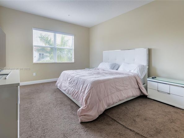 1799 NW 124th Way 1799, Pembroke Pines FL 33028