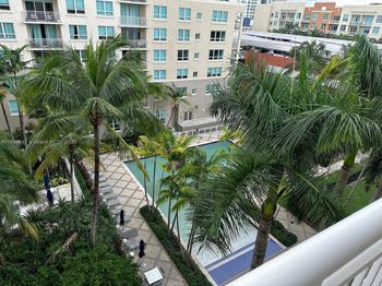 2000 N Bayshore Dr