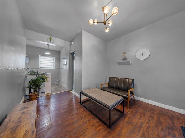 8420 Byron Ave 6, Miami Beach FL 33141