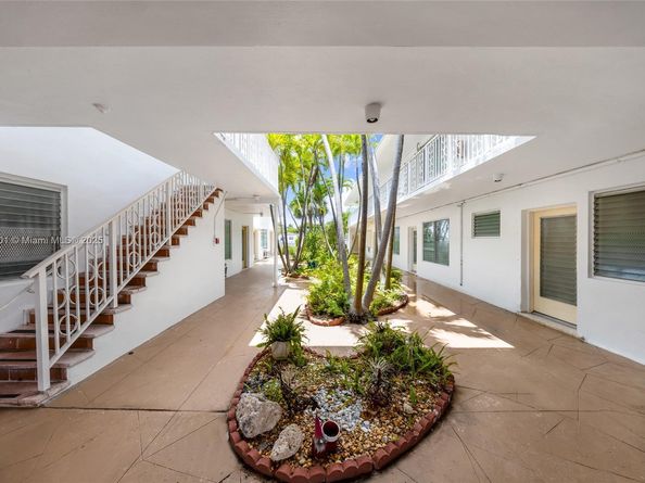 8420 Byron Ave 6, Miami Beach FL 33141