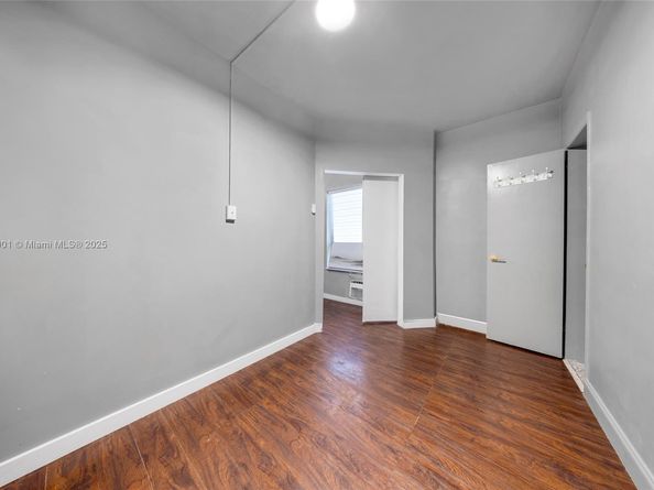 8420 Byron Ave 6, Miami Beach FL 33141