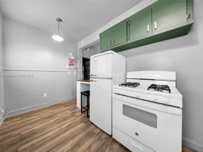 8420 Byron Ave 6, Miami Beach FL 33141