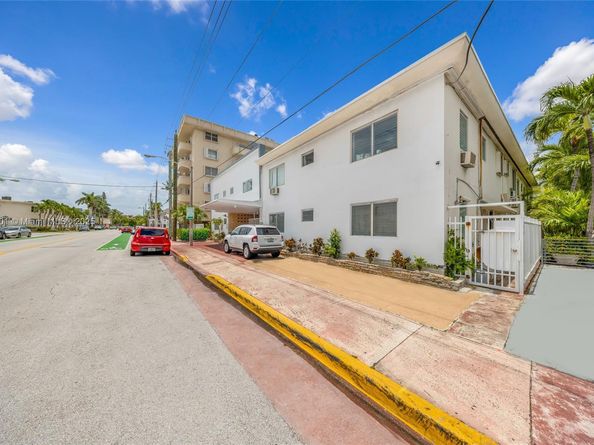 8420 Byron Ave 6, Miami Beach FL 33141