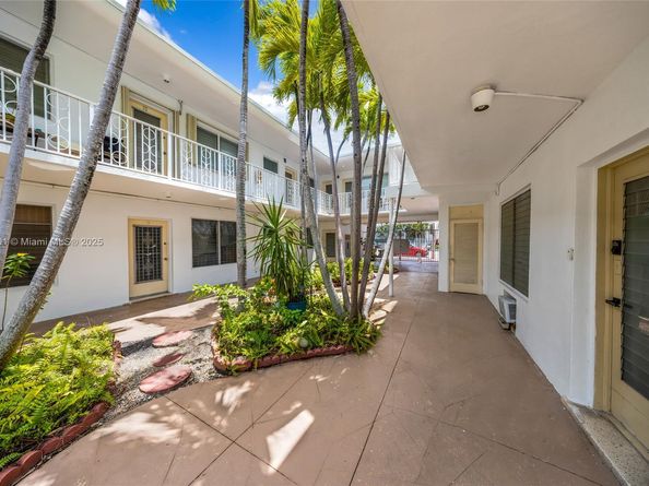 8420 Byron Ave 6, Miami Beach FL 33141