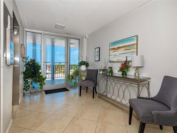 3051 NE 48th St 604, Fort Lauderdale FL 33308