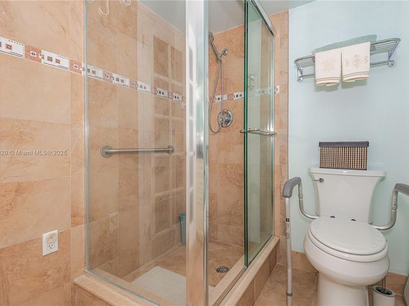 3051 NE 48th St 604, Fort Lauderdale FL 33308