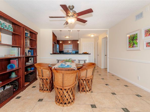 3051 NE 48th St 604, Fort Lauderdale FL 33308