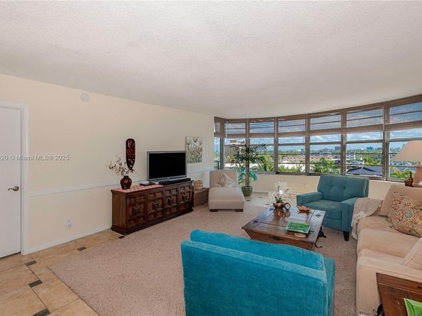 3051 NE 48th St 604, Fort Lauderdale FL 33308